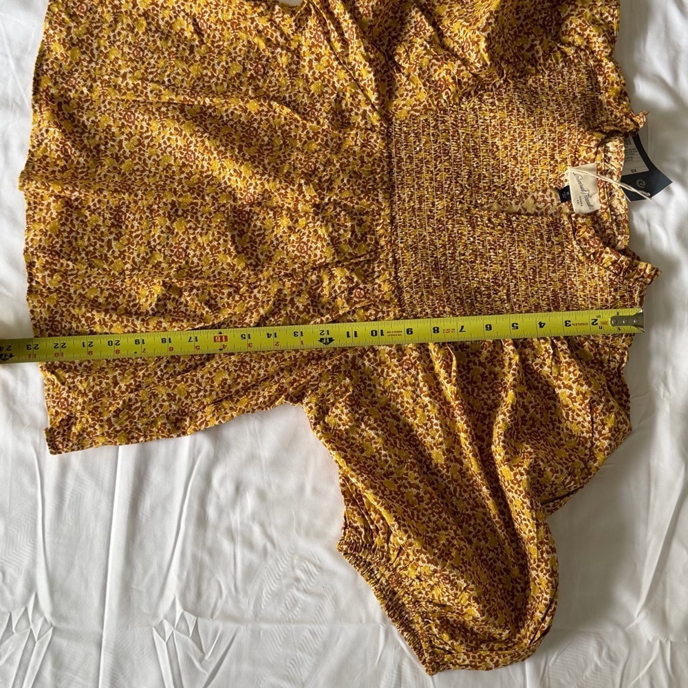 Universal Thread Boho Smocked Floral Peplum Top Mustard Yellow Size XS - Picture 5 of 7